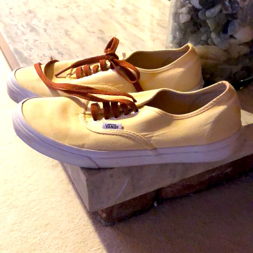 Super cute, old school Vans; light yellow, US 8. Love the brown laces, GUC🌼